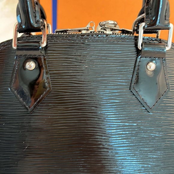 Louis Vuitton Epi Electric Alma BB crossbody bag - Picture 6 of 15